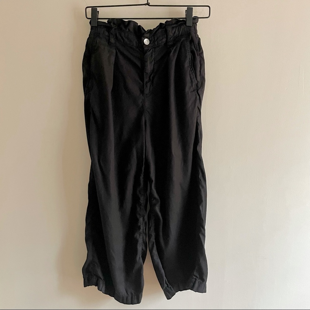 Zara womens black paperbag cropped wide leg pants size small